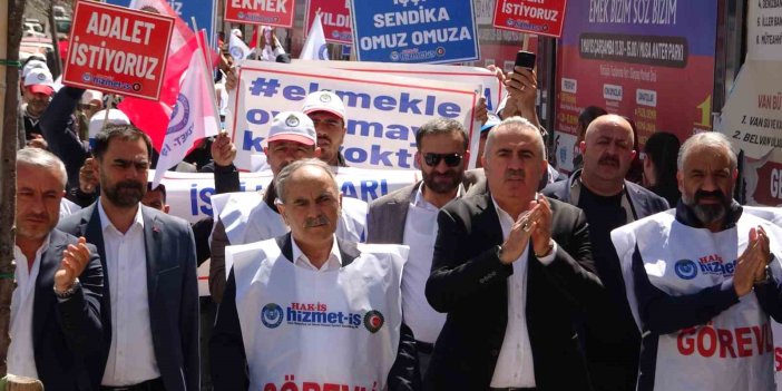 Van'da işten çıkarılan işçilerden protesto