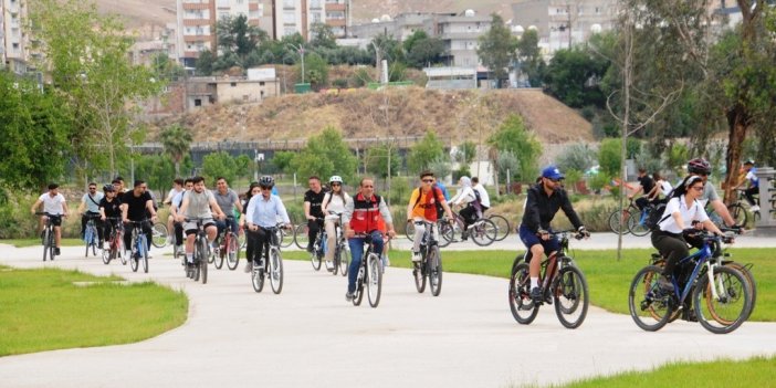 Cizre’de Gençlik Haftası, bisiklet turu atılarak kutlandı