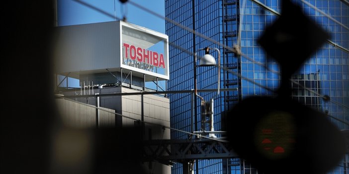 Toshiba 4 bin personelini işten atacak