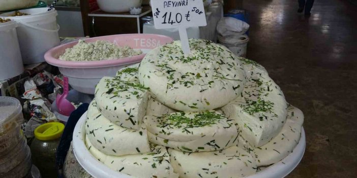 Van’ın taze otlu peyniri satışa çıktı