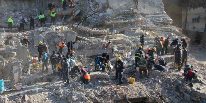 Depremde 38 kişinin yaşamını kaybettiği Dündar Apartmanı’nın tutuklu 2 müteahhidine ceza