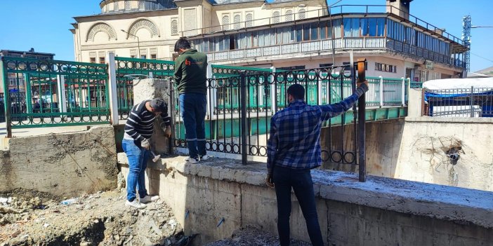 Yüksekova Belediyesi, dere ıslahı ve onarım çalışmalarına hız verdi