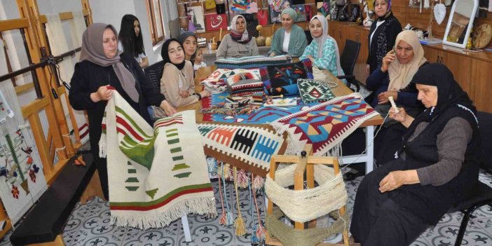 Unutulmaya yüz tutan kilim dokumacılığı yeniden yaşatılıyor