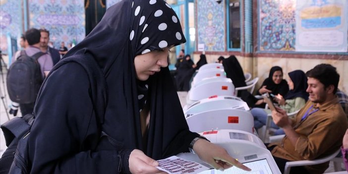 İran'da seçim süreci resmen başladı