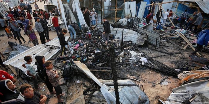 İsrail'in Refah'taki Filistinlilerin kampını bombalaması sonucu 40 kişi hayatını kaybetti