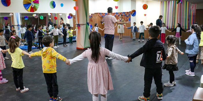 Akdamar Tiyatro Şenlikleri gençleri ve çocukları buluşturuyor