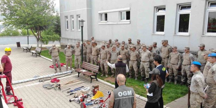 Tunceli’de orman yangınlarıyla mücadele eğitimi verildi