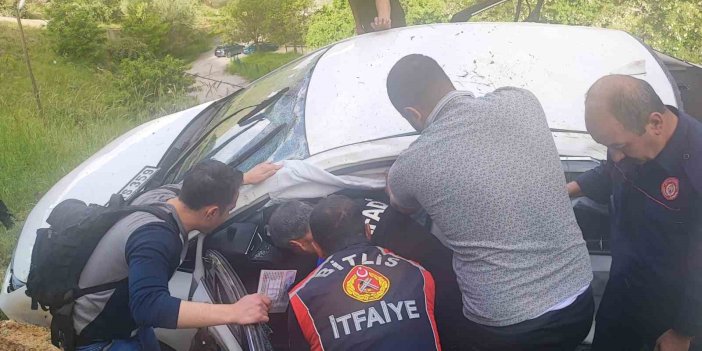 Bitlis’te minibüsle otomobil çarpıştı: 1 kişi yaralandı