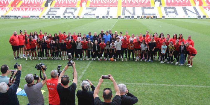 A Milli Kadın Futbol Takımı, Azerbaycan maçı hazırlıklarını tam kadro yürüttü