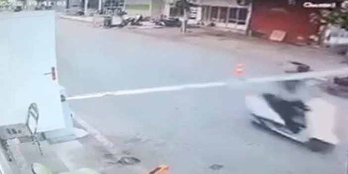 Motosikletle çarpması sonucu bariyer yerinden çıktı