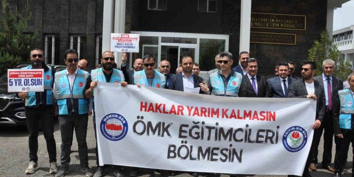 Kars’ta idareciler basın açıklaması düzenledi