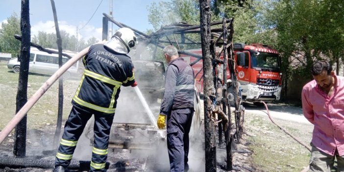 Yüksekova’da itfaiye yangınlara anında müdahale etti