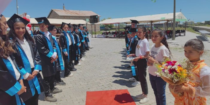 Köy okulunda mezuniyet töreni yapıldı