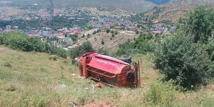 Tunceli Belediyesi aracı şarampole yuvarlandı