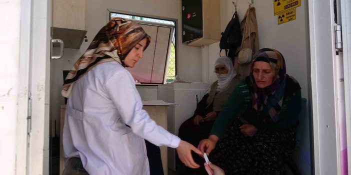 Bitlis'te mobil KETEM tırıyla köy köy gezip tarama yapılıyor