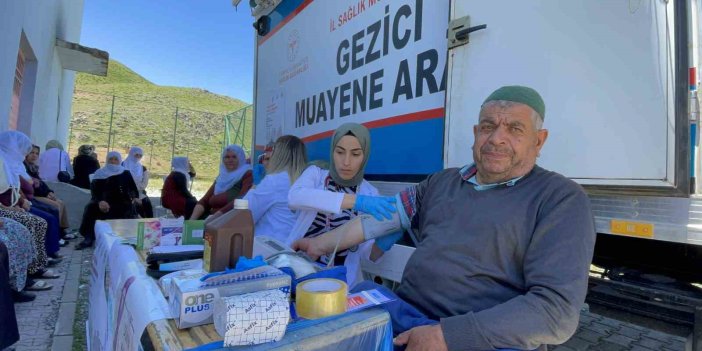 Bitlis’te Kürtçe ve Türkçe anonslu sağlık taraması yapılıyor