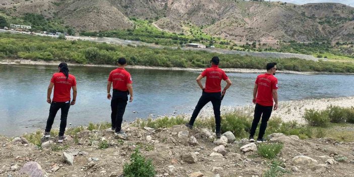 14 yaşındaki genç Murat Nehri’nde kayboldu