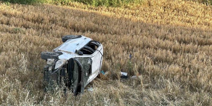 Otomobil tarlaya yuvarlandı: 5 kişi yaralandı