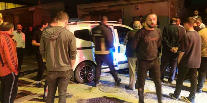 Van’da kamyonet kaldırıma çarptı: 3 kişi yaralandı