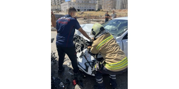 Mardin’de otomobil ile kamyonet çarpıştı: 3 kişi yaralandı