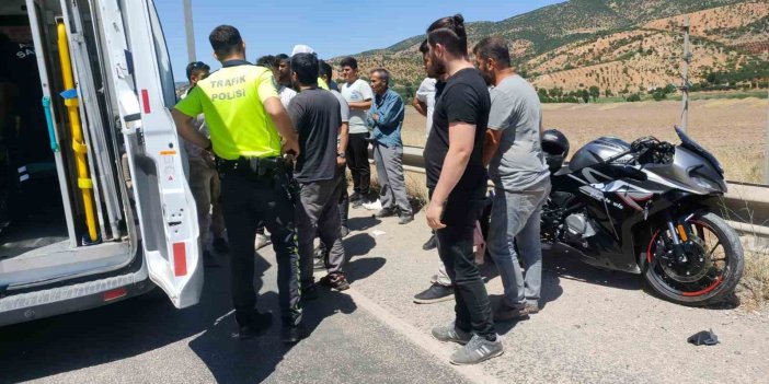 Gölbaşı’nda otomobil ile motosiklet çarpıştı: 2 kişi yaralandı