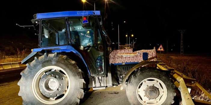 Ağrı’da otomobil ile traktör çarpıştı: 7 yaralandı