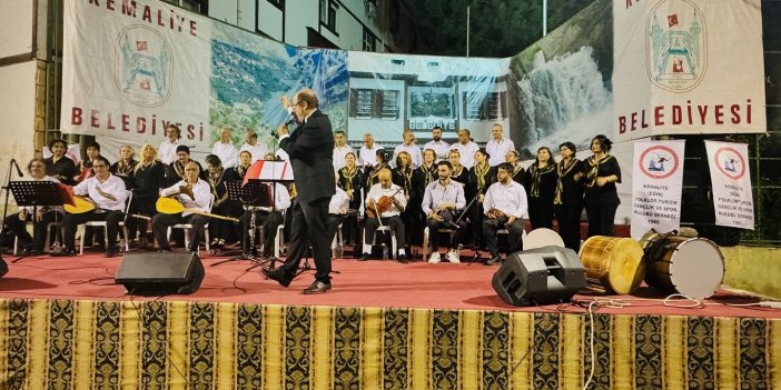 Kemaliye’de koro ve folklor konseri yapıldı