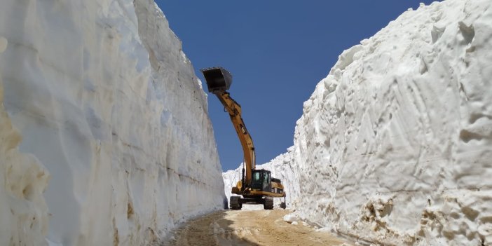 Yüksekova'da haziran ayında 8 metrelik karla mücadele