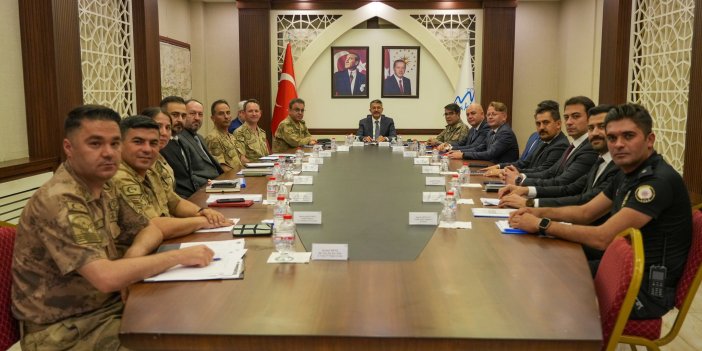 Hakkari’de asayiş toplantısı gerçekleştirildi