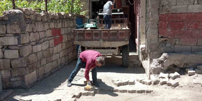 Siirt şehir genelinde yol bakım ve onarım çalışmaları sürüyor