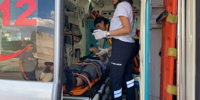 Kamyonetle motosiklet çarpıştı: 1 kişi yaralandı