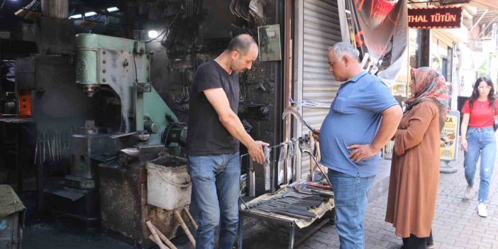 Diyarbakır’ın sıcağına rağmen ateş önünde baba mesleğini 24 yıldır sürdürüyor