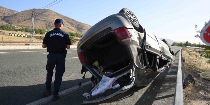 Otomobil karşı şeride uçtu: 5 kişi yaralandı