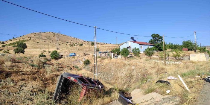 Elazığ’da hafif ticari araç şarampole yuvarlandı: 1 kişi yaralandı