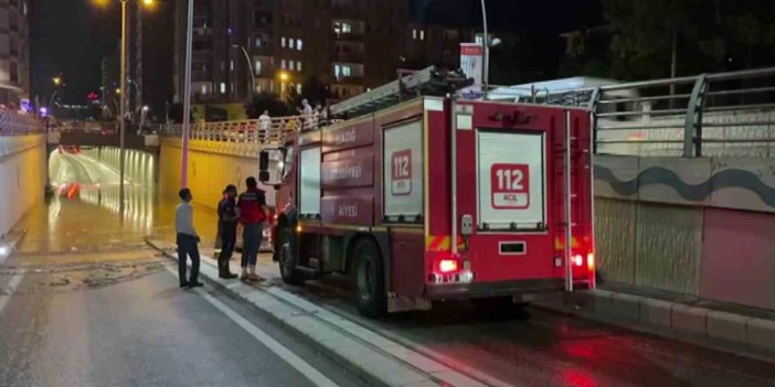 Elazığ’da sağanak yağışta alt geçit suyla doldu