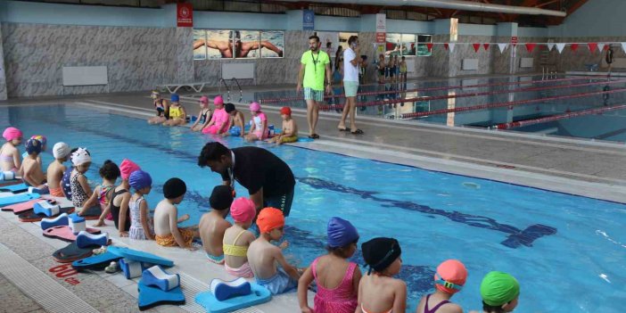 Bitlis’te 600 öğrenci "Yaz spor okulları kursu" ile yüzme öğrenecek