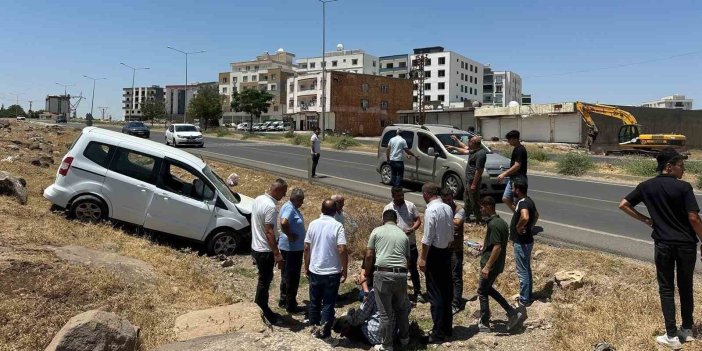 İdil’de hafif ticari araç şarampole yuvarlandı: 1 kişi yaralandı