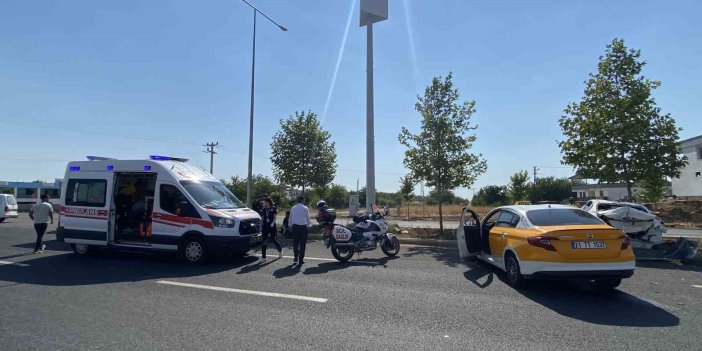 Diyarbakır’da kızını sınava götüren aile kaza yaptı: 3 kişi yaralandı