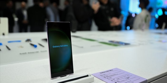 Akıllı telefon satışları ikinci çeyrekte Samsung ve Apple öncülüğünde yüzde 6,5 arttı