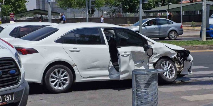 Diyarbakır’da iki otomobil çarpıştı: 2 yaralı
