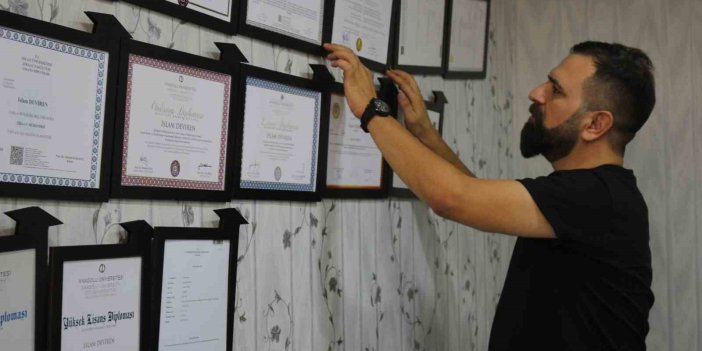 Diyarbakırlı  Deviren 17 yıllık üniversite eğitimine 26 diploma sığdırdı