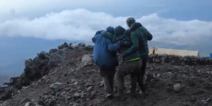 Ağrı Dağı’nda kaybolan 2 dağcıyı arama çalışmaları devam ediyor