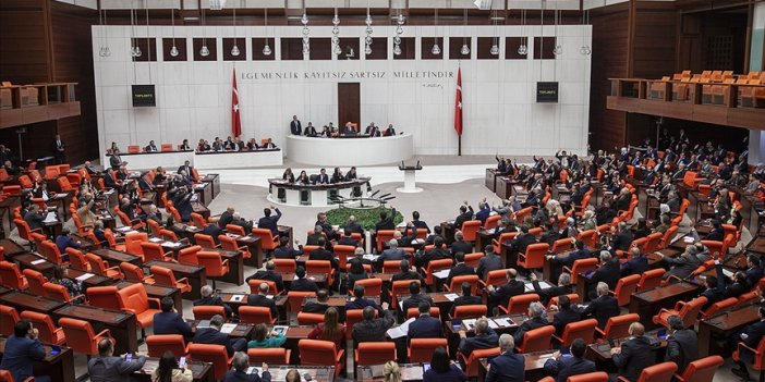 TBMM, en düşük emekli aylığının 12 bin 500 lira olmasını da içeren kanun teklifi ve 9. Yargı Paketi'ni görüşecek