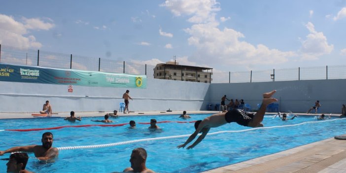 Batman’da olimpik yüzme havuzu halk için açıldı