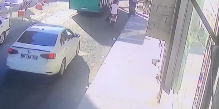 Urfa’da işyerine silahlı saldırı anı kamerada