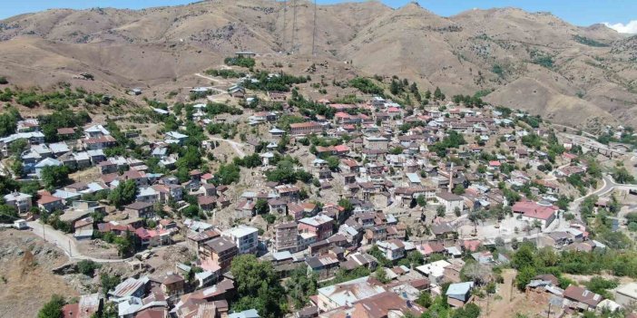 Elazığ'ın Maden ilçesi 15 tescilli yapısı ile dikkat çekiyor