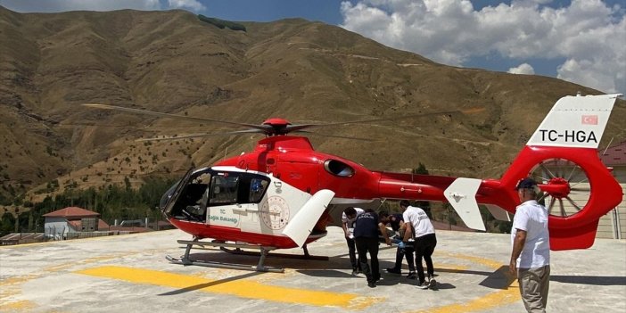 Van'da ambulans helikopter yüksekten düşen genç için havalandı