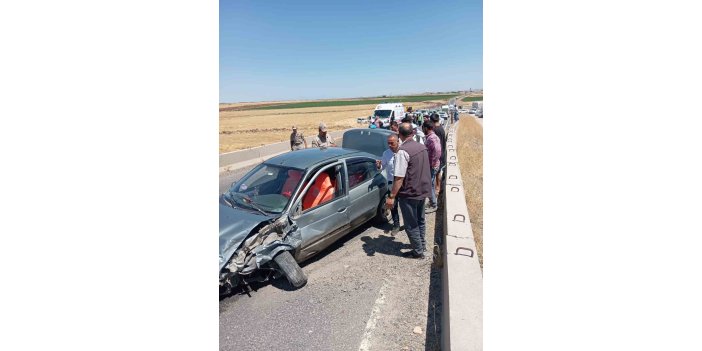 Diyarbakır’da iki otomobil kafa kafaya çarpıştı: 4 kişi yaralandı