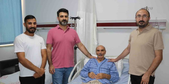 İki organındaki kanserli tümörden 6 saatlik müdahaleyle kurtuldu