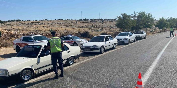 Antep’te emniyet kemeri denetiminde 20 sürücüye ceza